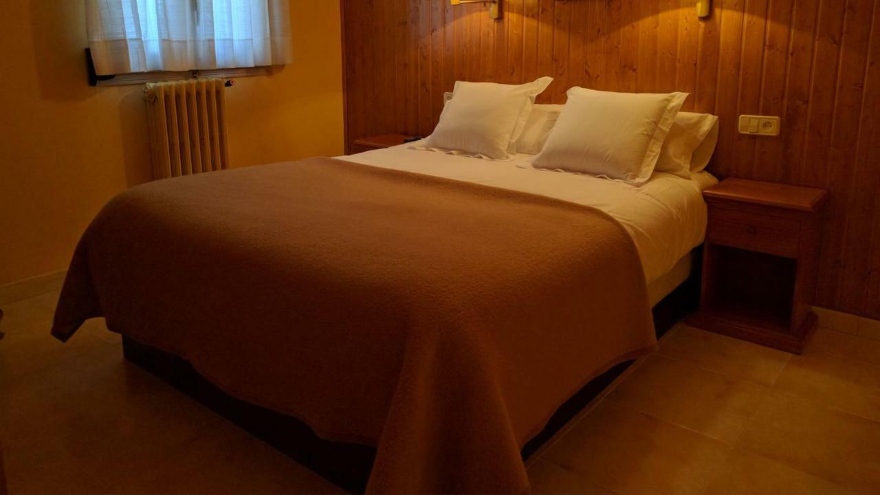 Hostal Talabart Les Exterior foto